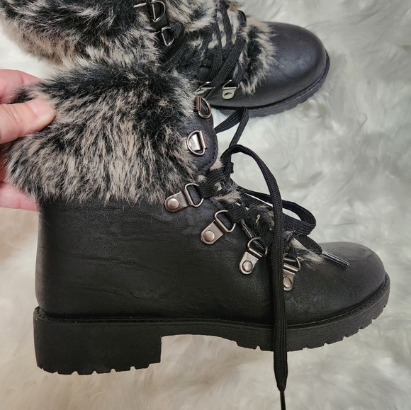 Wanted/ Stratton Boots - Picture 3 of 6